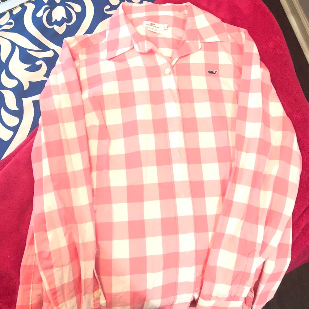 Plaid Vineyard vines shirt 💓